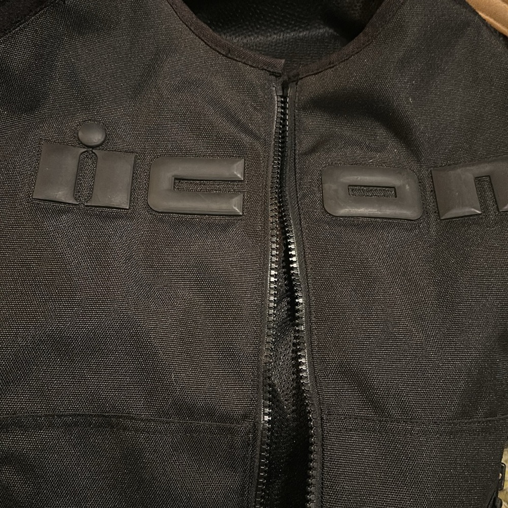 Icon Motorcycle Riding Vest - Picture 11 of 11